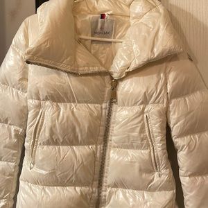NWOT white women puffer jacket. Moncler
